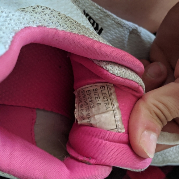 White Rbx shoes - Picture 5 of 5